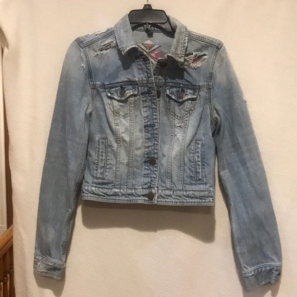 AMERICAN EAGLE DISTRESSED AZTEC JEAN JACKET